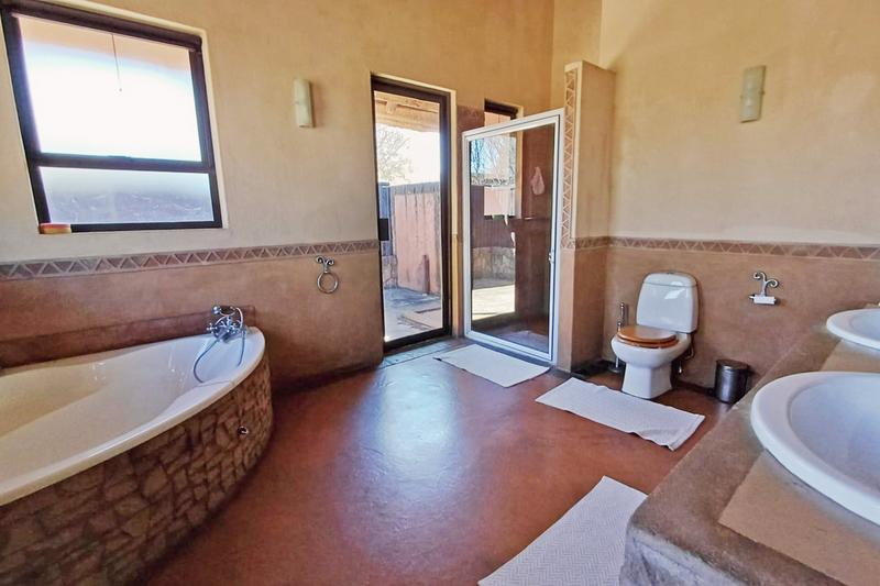 5 Bedroom Property for Sale in Vaalkop Dam North West